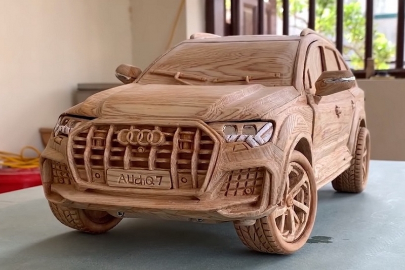 Удивительно точную копию Audi Q7 сделали из дерева по фотографиям из Интернета