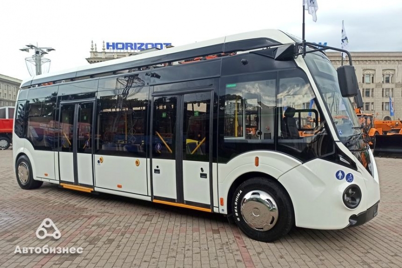 Новый электробус "Белкоммунмаш", "шоустоппер" от МТЗ и хэтчбек Geely. В Минске проходит выставка "Судьба гигантов"