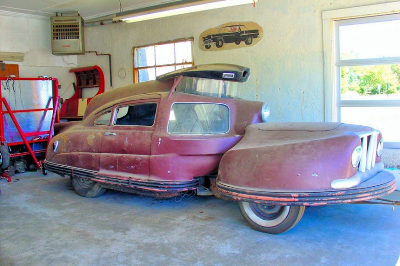 Двухсоставной кузов и подиум для водителя. Почему провалился странный и "самый безопасный" автомобиль в мире