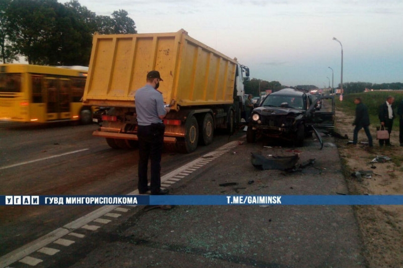 Серьезная авария на МКАД: разбито шесть авто, есть пострадавшие