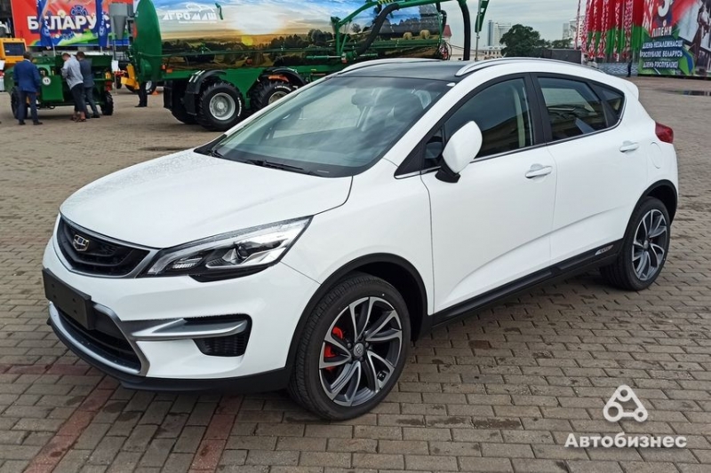 Новый электробус "Белкоммунмаш", "шоустоппер" от МТЗ и хэтчбек Geely. В Минске проходит выставка "Судьба гигантов"