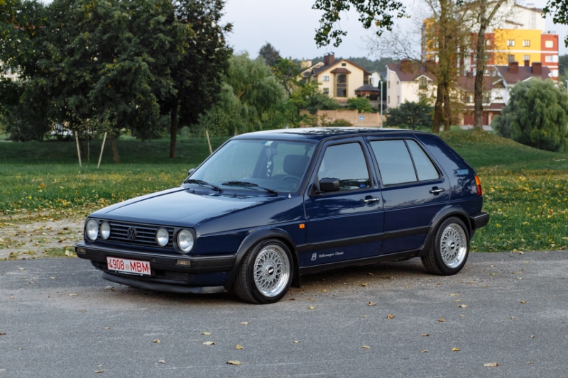 Кондиционер, круиз-контроль, цифровая "приборка". Каким может быть Golf II, которому повезло с владельцем