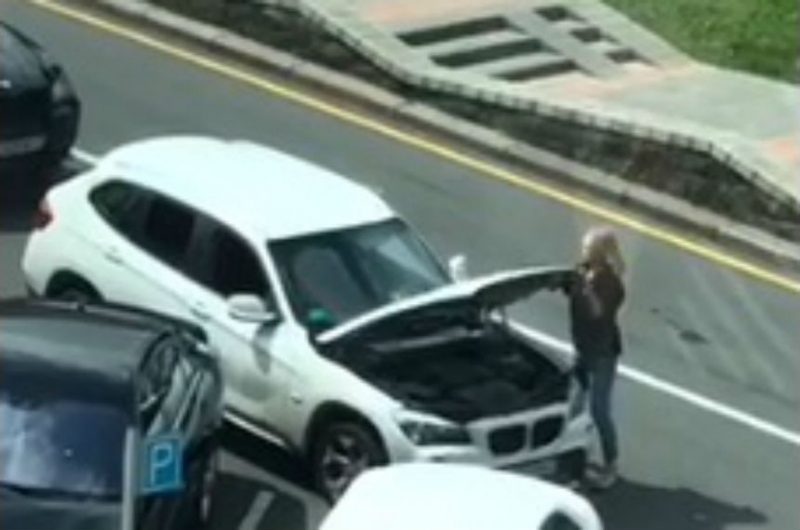 В центре Минске девушка на BMW заблокировала движение