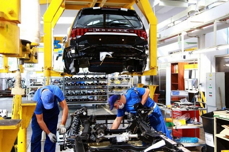 На калининградском "Автоторе" стартовало производство обновленного KIA Mohave