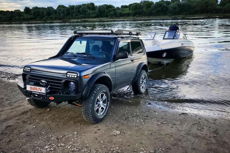 В России на продажу выставили Lada 4x4 с лебедкой и турбированным мотором