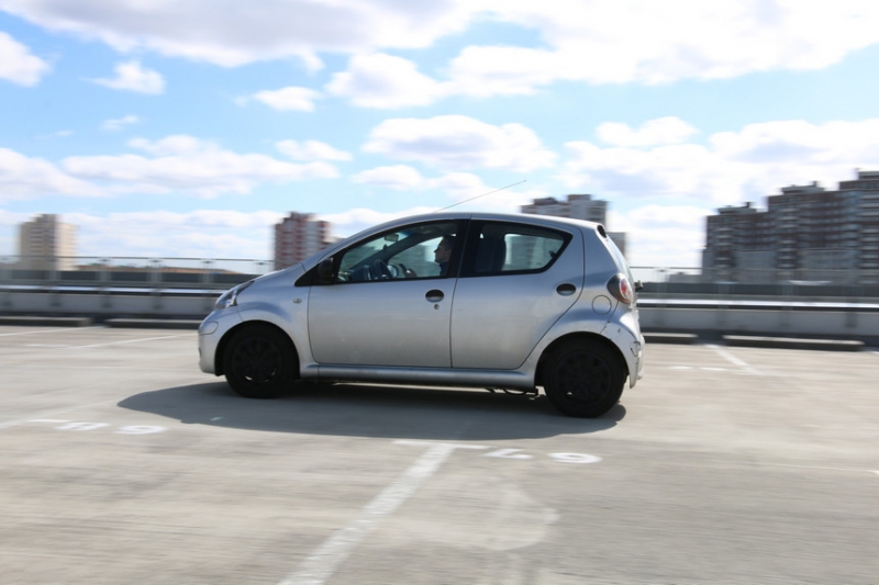 "Впятером ехать весело, но сложно. Зато она не ломается" – владелица Toyota Aygo о своем автомобиле