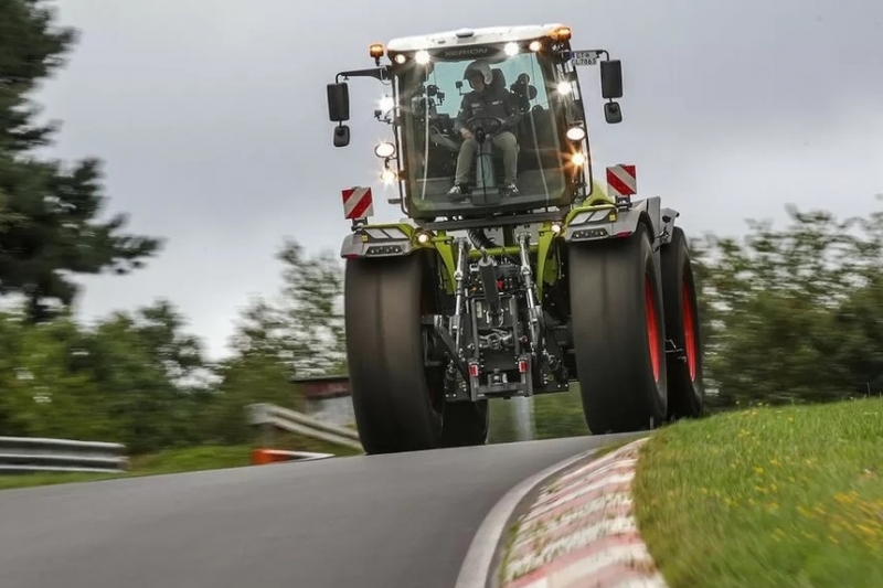 Немцы выпустили 500-сильный трактор Claas Xerion 5000 VC на Нюрбургринг и разогнали на рекорд