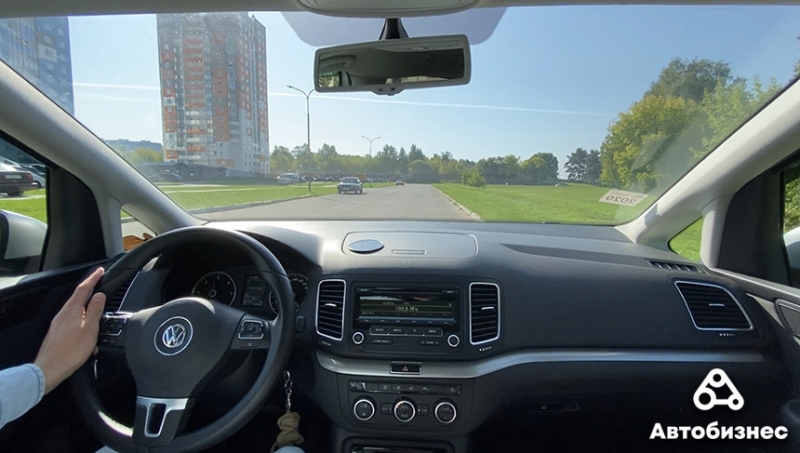 Народным стать не успел. Чем хорош Volkswagen Sharan второго поколения?