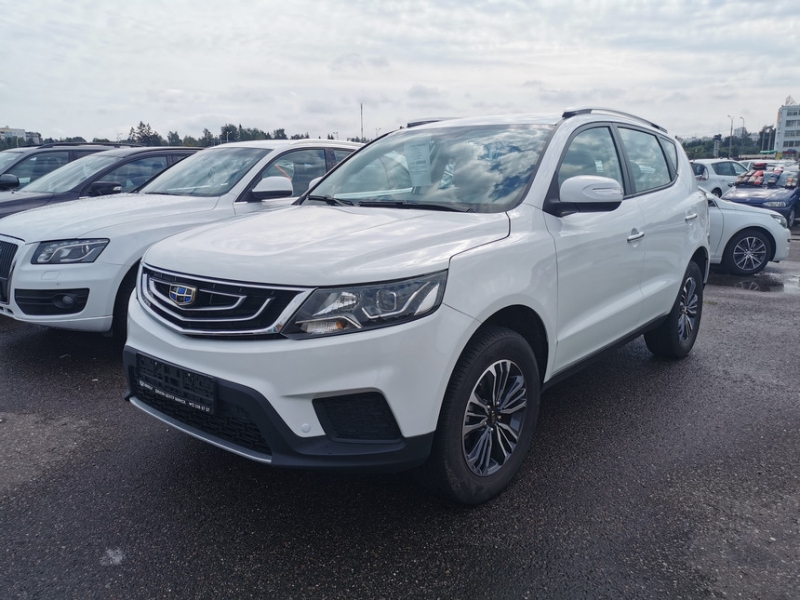 Жив, курилка? Репортаж с авторынка в Ждановичах