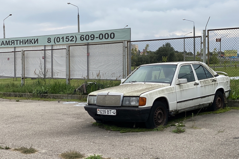 ​Даже на платных стоянках! Как брошенные автомобили побеждают закон