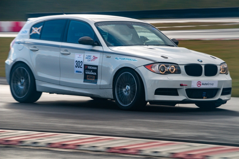 BMW M3 против картингиста и дрифт-такси. В Стайках прошел финал Race Wars и закрытие сезона URacing