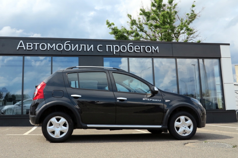 До 8 лет, не дороже 15.000 рублей. Разыскиваем "живое" авто с пробегом за эти деньги