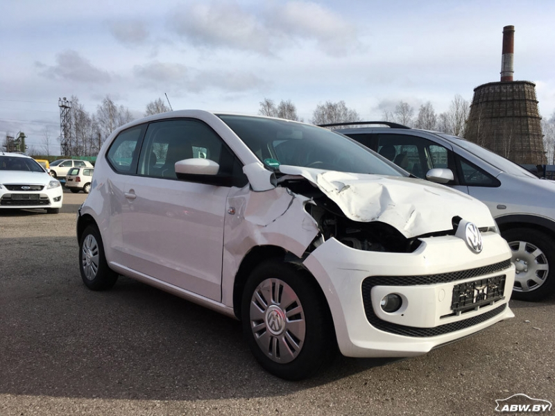 "До ДТП была в отличном состоянии". Что предлагает рынок аварийных автомобилей