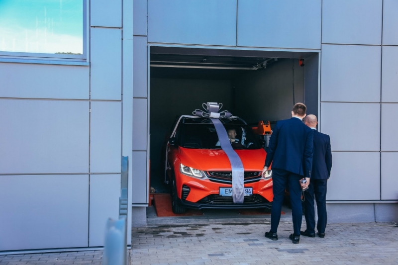 Почему за Geely выстраивается очередь? Интервью с директором "Лакшери Моторс Плюс"