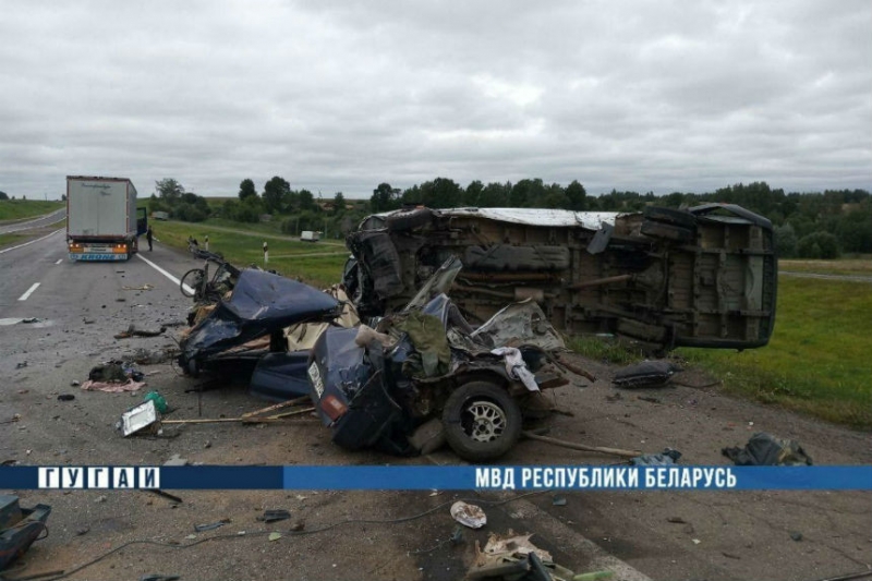 Жуткое ДТП на М1 под Оршей - погибли двое из Honda Civic