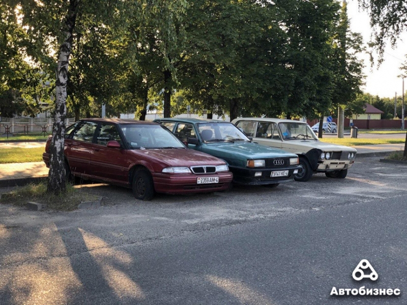 ​Даже на платных стоянках! Как брошенные автомобили побеждают закон