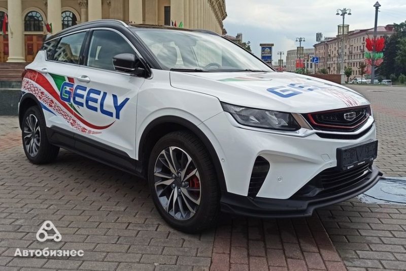 Новый электробус "Белкоммунмаш", "шоустоппер" от МТЗ и хэтчбек Geely. В Минске проходит выставка "Судьба гигантов"