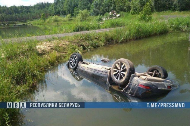 В утонувшем Nissan X-Trail под Бобруйском нашли регистратор с записью нелепой гибели четырех мужчин