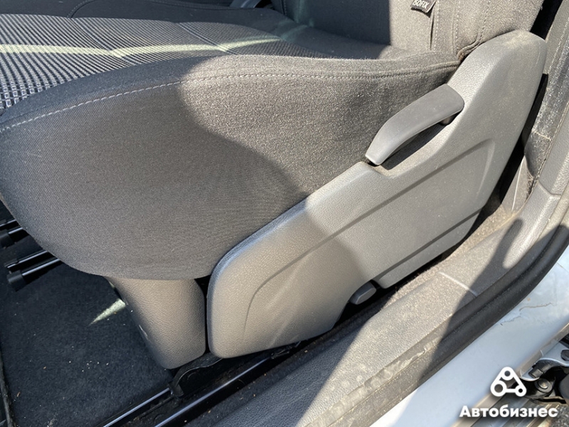 Народным стать не успел. Чем хорош Volkswagen Sharan второго поколения?