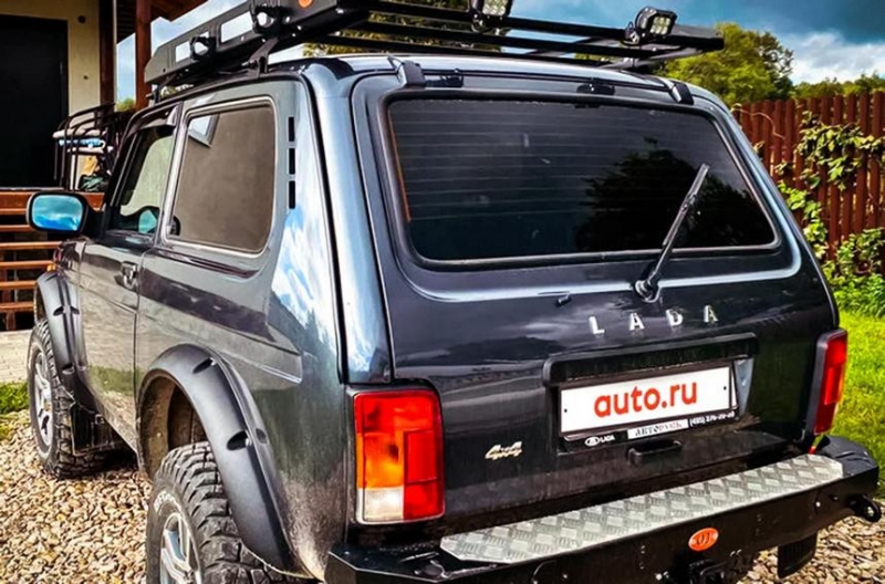 В России на продажу выставили Lada 4x4 с лебедкой и турбированным мотором