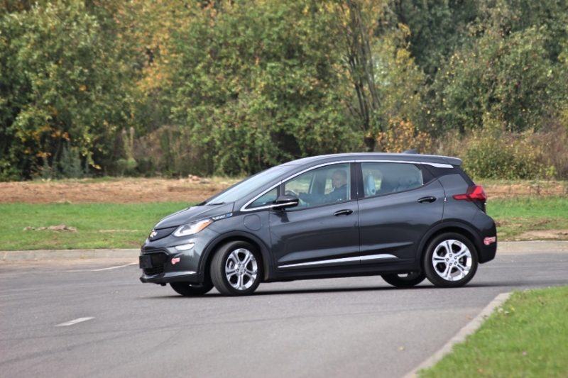 С запасом хода как у Tesla, но дешевле. Тест-драйв Chevrolet Bolt