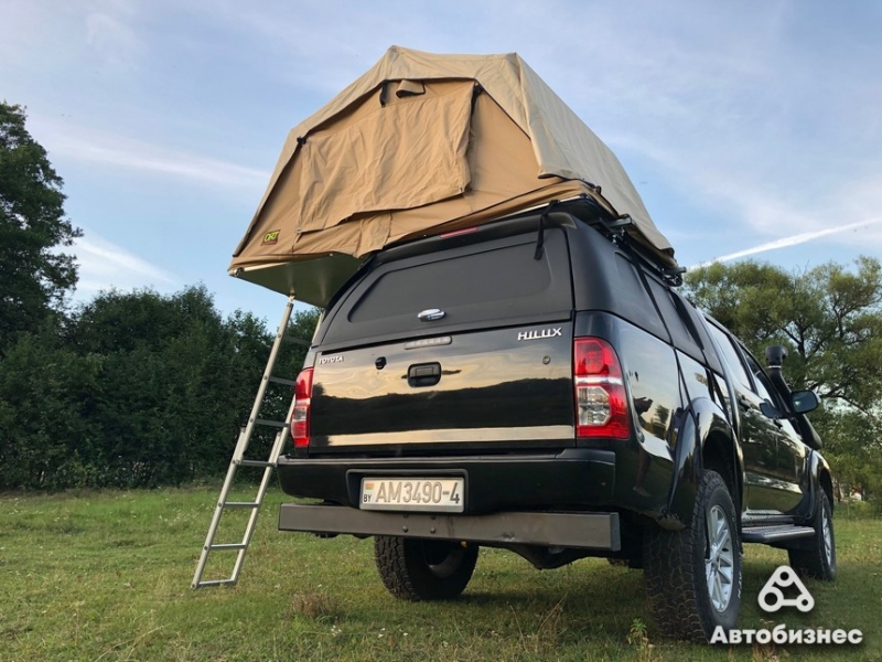 "Мечтаем доехать до Кейптауна". Семья из Гродно сделала из Toyotа Hilux машину для путешествий по глухим местам