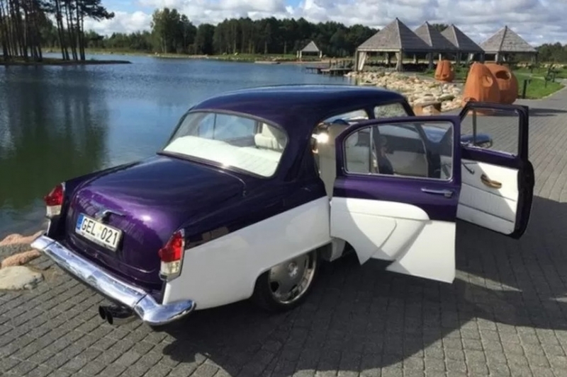 В Литве "Волгу" ГАЗ-21 скрестили с Mercedes-Benz W123