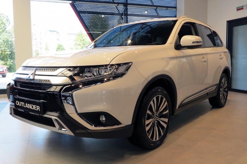 Возможность сэкономить 10 000 рублей при покупке кроссовера с автоматической трансмиссией представляется крайне редко