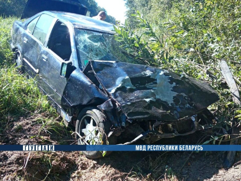 Видео: под Речицей BMW протаранил попутный Audi и совершил лобовое ДТП