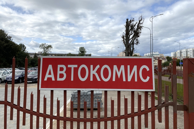 "Недовольные говорят, что мы те же "перекупы", только легализованные". Как комиссионки вытесняют рынки старого формата