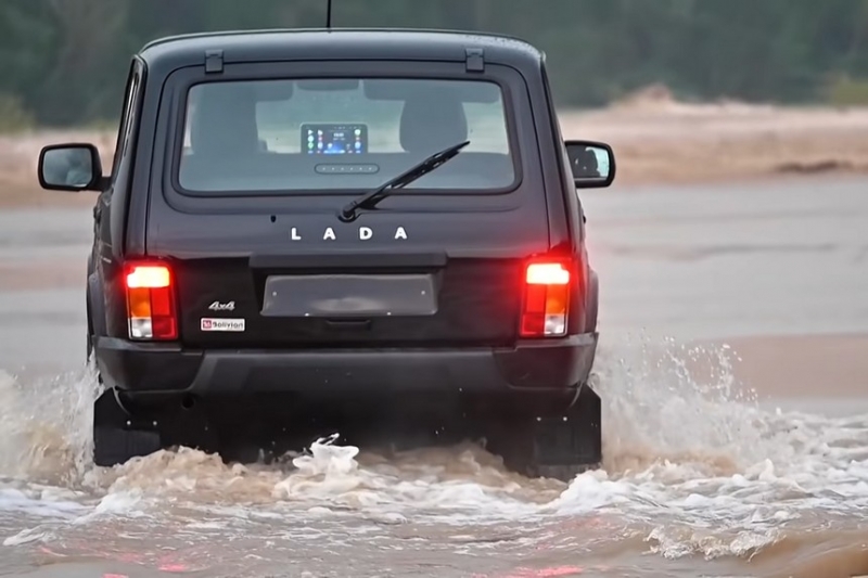 В Боливии сняли забавный ролик, посвященный Lada 4x4