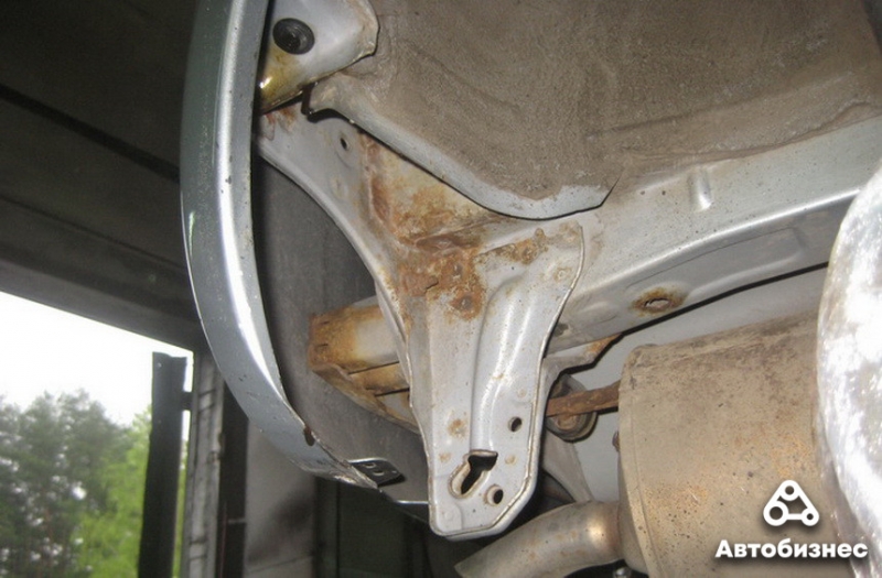 Оцениваем коррозию пятилетней Toyota Yaris