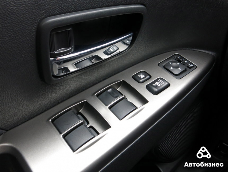 Чем цепляет и чем раздражает обновленный Mitsubishi ASX