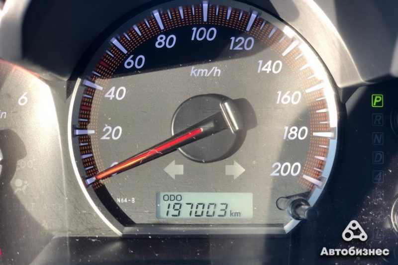 "Мечтаем доехать до Кейптауна". Семья из Гродно сделала из Toyotа Hilux машину для путешествий по глухим местам