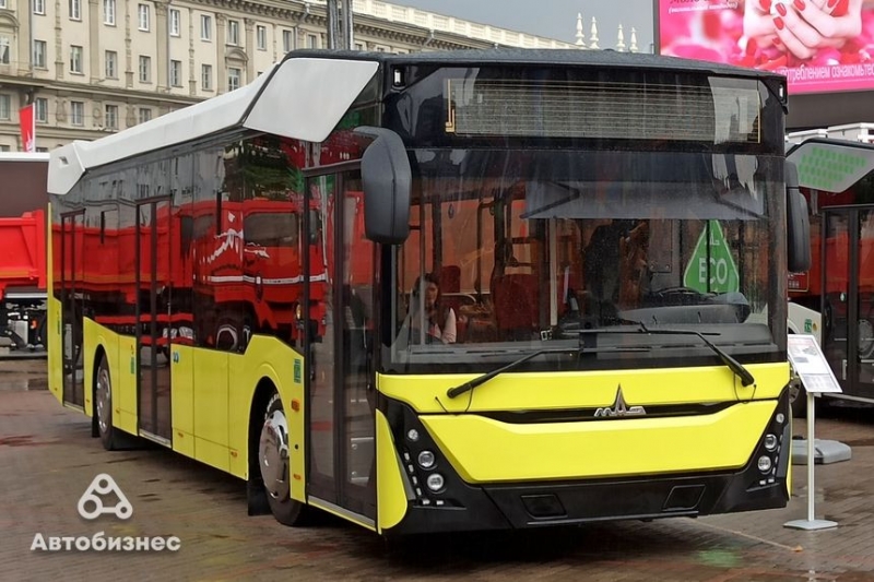 Новый электробус "Белкоммунмаш", "шоустоппер" от МТЗ и хэтчбек Geely. В Минске проходит выставка "Судьба гигантов"