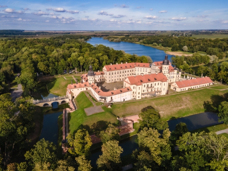 На матацыклах – па краіне. Ад Нясвіжскага замка да сядзібы ў Грушаўцы