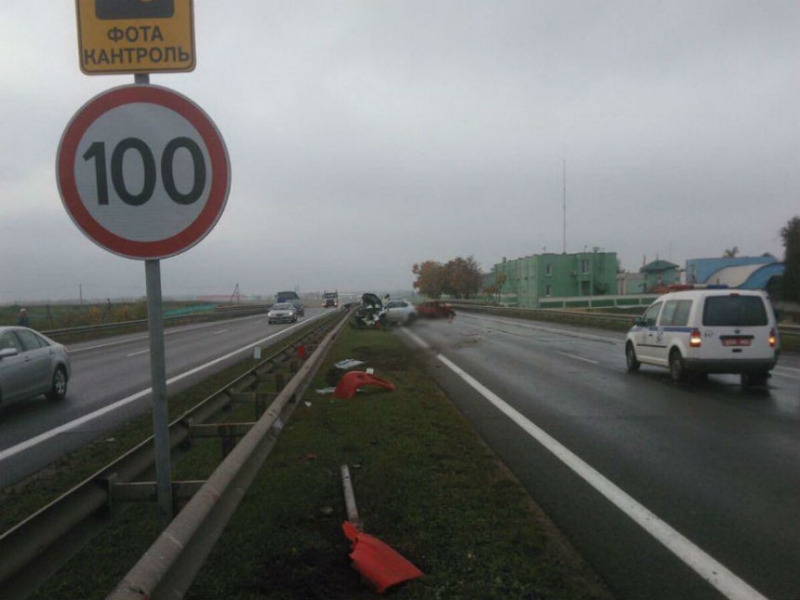 Возле Обчака женщина насмерть сбила пьяного пешехода и врезалась в Hyundai с пьяным водителем