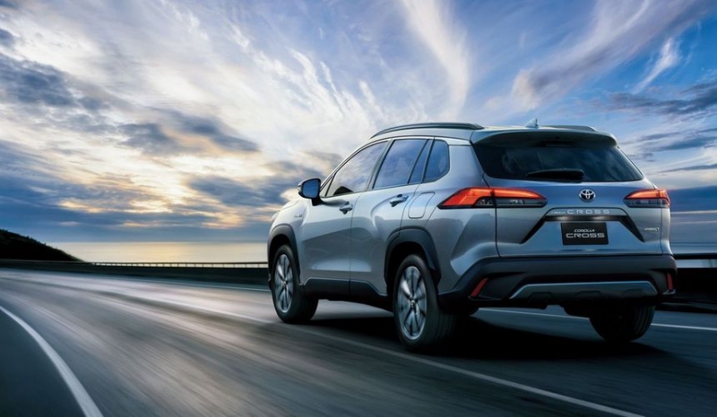 Toyota представила новый кроссовер на базе Corolla
