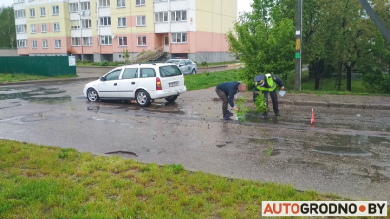 Водитель добился компенсации за пробитое в яме колесо. Денег хватило?