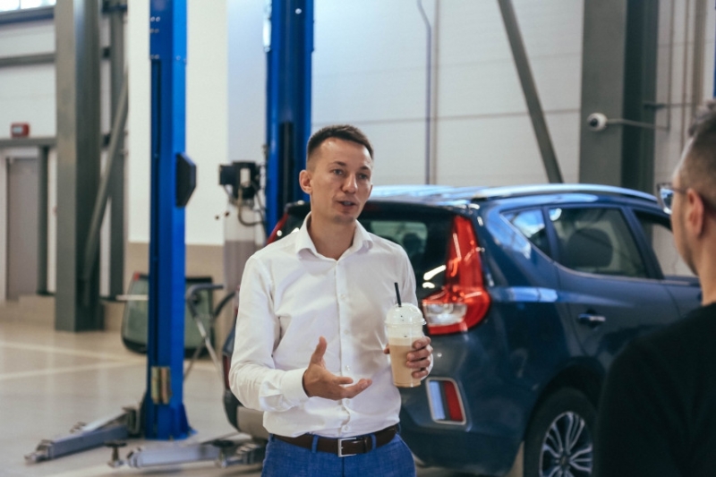 Почему за Geely выстраивается очередь? Интервью с директором "Лакшери Моторс Плюс"