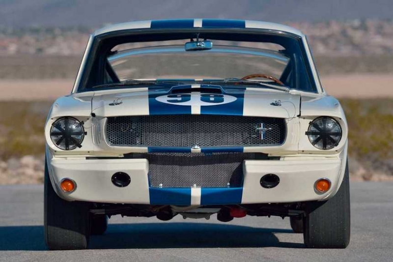 Ford Mustang Shelby GT350R продан за рекордные 3,85 миллиона долларов